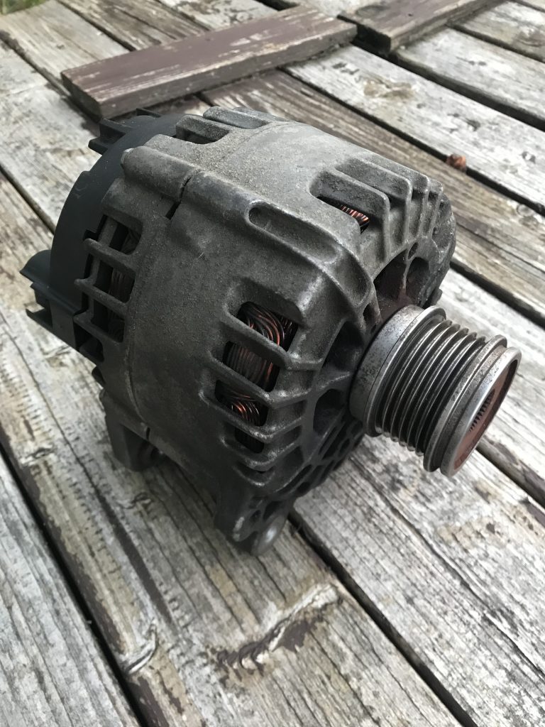 Alternátor Valeo 140A 03L903023L – VW Golf VII 1.6 TDI