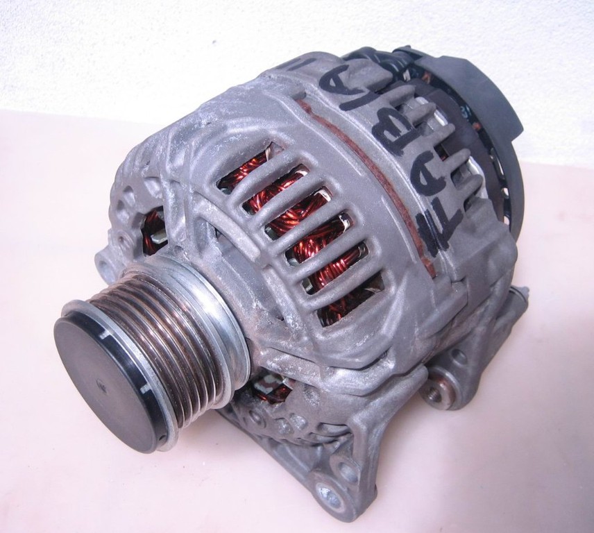 Alternátor 06F903023D 110A (0124325130) Škoda, VW